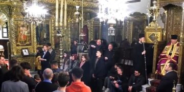 Στιγμιότυπο από τη θεία λειτουργία στον Πατριαρχικό Ναό του Αγίου Γεωργίου στο Φανάρι (φωτ.: YouTube)
