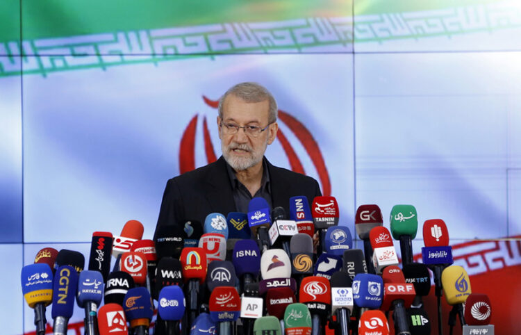 O Αλί Λαριτζανί κατά τη διάρκεια συνέντευξης Τύπου, 31 Μαΐου 2024 (φωτ.: EPA / Abedin Taherkenareh)