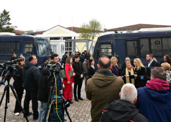 Άρχισε η προσέλευση στη δίκη για το σιδηροδρομικό δυστύχημα των Τεμπών (φωτ.: EUROKINISSI / Τατιάνα Μπόλαρη)