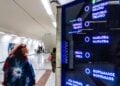 Ηλεκτρονικές πινακίδες στον σταθμό του μετρό στο Σύνταγμα (φωτ.: EUROKINISSI/Μιχάλης Παπανικολάου)