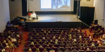 Η Ελένη Κυραμαργιού ήταν καλεσμένη στον κύκλο ανοιχτών μαθημάτων «Η Ιστορία της Ελλάδας του 20ού αιώνα» του Δήμου Ζωγράφου και των ΑΣΚΙ. Δευτέρα 9 Μαρτίου 2026 (φωτ.: Δήμος Ζωγράφου)