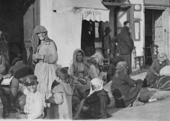 Πρόσφυγες από τη Μικρασία στην Αθήνα (φωτ.: Βιβλιοθήκη του Κογκρέσου)