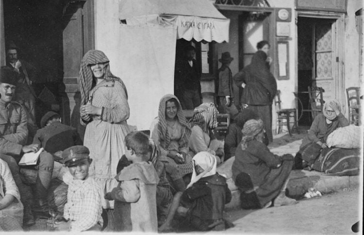 Πρόσφυγες από τη Μικρασία στην Αθήνα (φωτ.: Βιβλιοθήκη του Κογκρέσου)