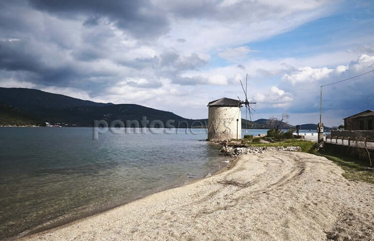 Ο ανεμόμυλος στο Πέραμα της Γέρας, στη Λέσβο (φωτ.: pontosnews.gr)