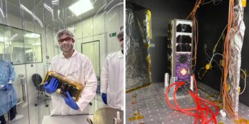 Μέλος της ομάδας SpaceDot κρατά στα χέρια του τον νανοδορυφόρο PeakSat, στο στάδιο της κατασκευής του (φωτ. αρχείου: facebook/SpaceDot)