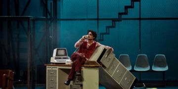 Ο Πάνος Βλάχος πρωταγωνιστής στη θεατρική παράσταση «Ο τυχαίος Θάνατος ενός αναρχικού», σε σκηνοθεσία Γιάννη Κακλέα. Τετάρτη 1 Δεκεμβρίου 2021 (φωτ.: PanoramaPress / Ηλία Κουτουλογέννης)