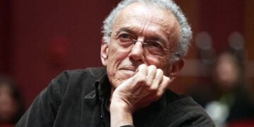 Ο Γιώργος Πανουσόπουλος σε εκδήλωση προς τιμήν του, στο 46ο Φεστιβάλ Θεσσαλονίκης. 20 Νοεμβρίου 2005 (φωτ.: EUROKINISSI / Βασίλης Βερβερίδης)