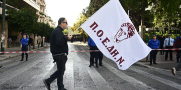 Από παλαιότερη κινητοποίηση της ΠΟΕΔΗΝ (φωτ.: EUROKINISSI / Κώστας Τζούμας)