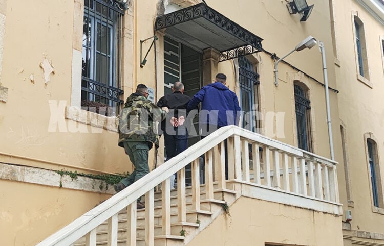 Ο 58χρονος Πολωνός στην Εισαγγελία Πρωτοδικών Χανίων, Παρασκευή 13 Μαρτίου 2026 (φωτ.: Χανιώτικα Νέα)