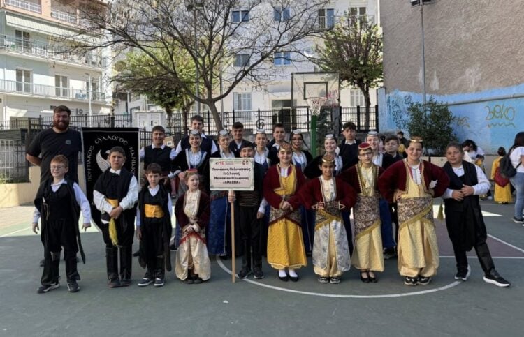 (Φωτ.: facebook/Ποντιακός Σύλλογος Μανιακίου «Αμάσεια»)