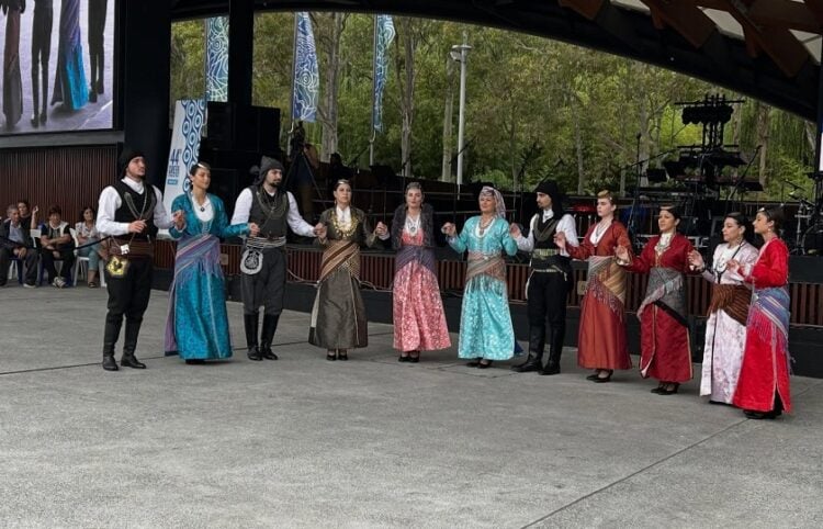 (Φωτ.: Facebook/Ποντιακή Αδελφότητα Νέας Νότιας Ουαλίας «Ποντοξενιτέας»)