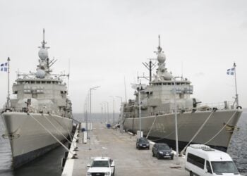 Η φρεγάτα «Κίμων» στον ναύσταθμο της Σαλαμίνας (φωτ. αρχείου: EUROKINISSI/Γιώργος Κονταρίνης)