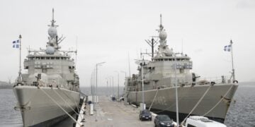 Η φρεγάτα «Κίμων» στον ναύσταθμο της Σαλαμίνας (φωτ. αρχείου: EUROKINISSI/Γιώργος Κονταρίνης)