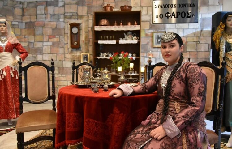 (Φωτ.: Facebook/Ένωση Ποντίων Αγίας Βαρβάρας «Ο Φάρος»)