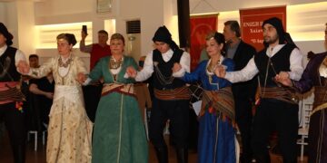 (Φωτ.: Facebook/Ένωση Ποντίων Χαλανδρίου «Ο Ακρίτας»)