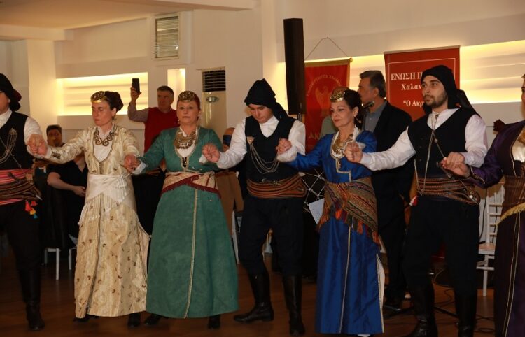 (Φωτ.: Facebook/Ένωση Ποντίων Χαλανδρίου «Ο Ακρίτας»)