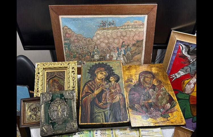 Ένα μέρος από τα κατασχεθέντα (φωτ.: Υπ. Προστασίας του Πολίτη)