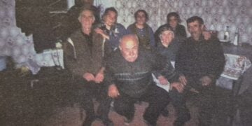 Ηλικιωμένοι ποντιακής καταγωγής κάτοικοι που έγιναν  στόχος των συμμοριών (πηγή: И. Ванидис, «Греки Грузии: уехать любой ценой», Ομόνοια, τευχ. 28, 2002)