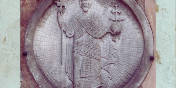 Ανάγλυφη παράσταση του Αλέξιου Α' Κομνηνού, Campiello de Cà Angaran, Βενετία, αρχές 12ου αιώνα (πηγή: Wikipedia)