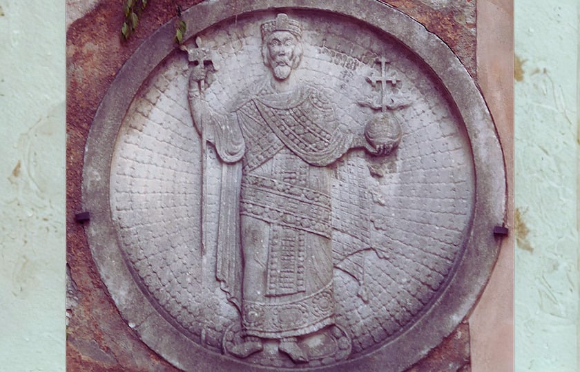 Ανάγλυφη παράσταση του Αλέξιου Α' Κομνηνού, Campiello de Cà Angaran, Βενετία, αρχές 12ου αιώνα (πηγή: Wikipedia)