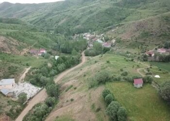 Άποψη του χωριού Δερέταμ σήμερα, στον νομό Σεβάστειας (φωτ.: facebook.com/Ihsan.Tursunn)