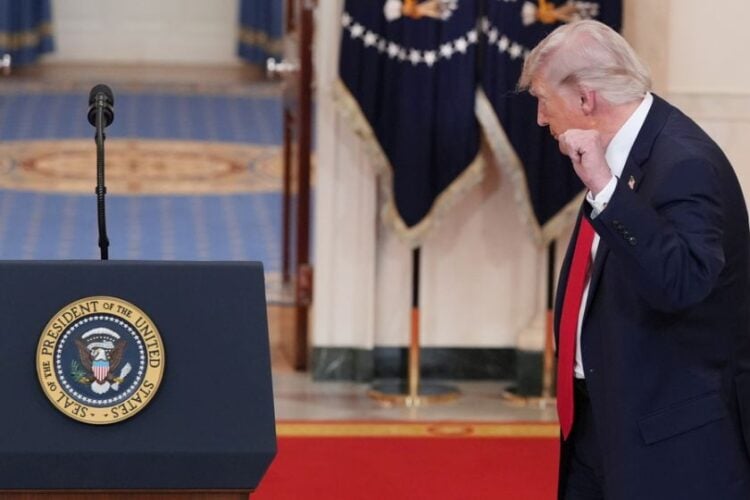 Ο Ντόναλντ Τραμπ στον Λευκό Οίκο, μετά από δηλώσεις για το Ιράν (φωτ.: EPA/ALEX BRANDON / POOL)