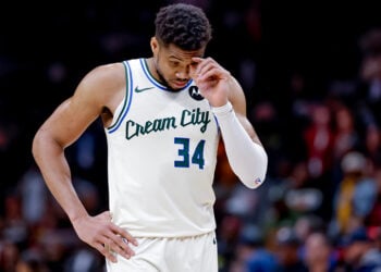 Ο Γιάννης Αντετοκούνμπο σε εκτός έδρας αγώνα με τους Ατλάντα Χοκς, 19 Ιανουαρίου 2026 (φωτ.:   EPA / Erik S. Lesser)