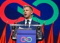 Ο ηγέτης του κόμματος Tisza και πλέον πρωθυπουργός της Ουγγαρίας Πέτερ Μάγιαρ (φωτ.: EPA/ΤIBOR ILLYES HUNGARY OUT)