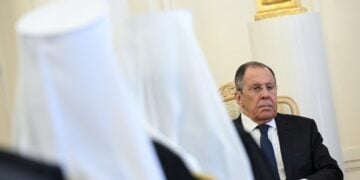 Ο Ρώσος ΥΠΕΞ Σεργκέι Λαβρόφ, στις 22 Απριλίου, στη Μόσχα (φωτ.: EPA/ IGOR IVANKO / POOL)