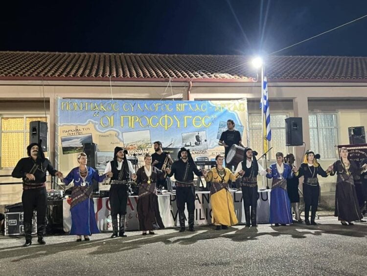 (Πηγή: facebook.com/OiProsphygesPontiakosSyllogosBiglaArtas?locale=el_GR)