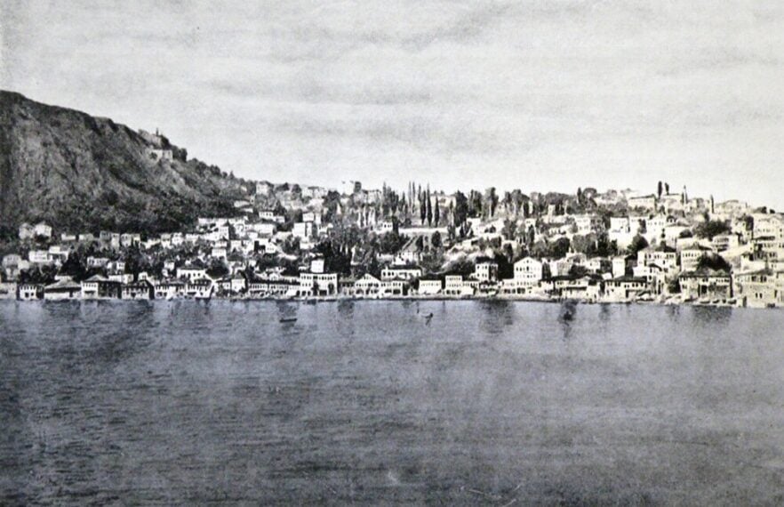 Άποψη της Τραπεζούντας το 1887. Η Μούντα ήταν σιμοχώρι της (πηγή: Henry Binder, Au Kurdistan, en Mésopotamie et en Perse, Paris, 1887/ houshamadyan.org)