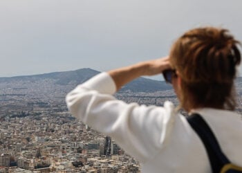 Αυξημένη συγκέντρωση αφρικανικής σκόνης στην ατμόσφαιρα της Αθήνας, Τετάρτη 15 Απριλίου 2026 (φωτ.: EUROKINISSI / Γιάννης Παναγόπουλος)