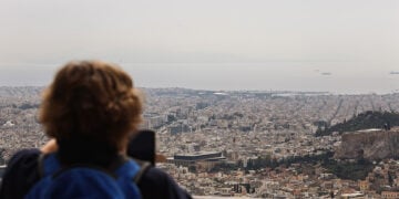 Αυξημένη συγκέντρωση αφρικανικής σκόνης στην ατμόσφαιρα της Αθήνας, Τετάρτη 15 Απριλίου 2026 (φωτ.: EUROKINISSI / Γιάννης Παναγόπουλος)