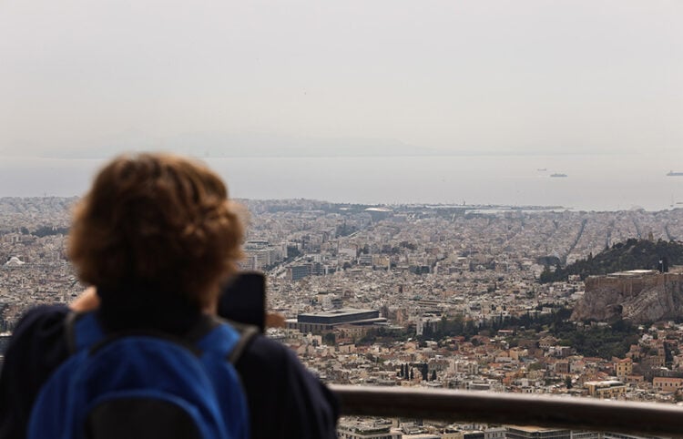 Αυξημένη συγκέντρωση αφρικανικής σκόνης στην ατμόσφαιρα της Αθήνας, Τετάρτη 15 Απριλίου 2026 (φωτ.: EUROKINISSI / Γιάννης Παναγόπουλος)