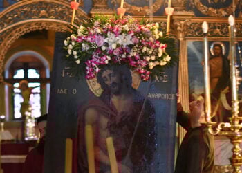 Σε κλίμα κατάνυξης τελέστηκε η ακολουθία του Νυμφίου στον ενοριακό ναό του Αγίου Νικολάου στο Ναύπλιο την Κυριακή 5 Απριλίου 2026 (φωτ.: ΑΠΕ-ΜΠΕ / Ευάγγελος Μπουγιώτης)