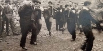 Ποντιακοί χοροί στις εξοχές του Αμυγδαλεώνα (φωτ.: facebook / Πολιτιστικός Σύλλογος Αμυγδαλεώνα)
