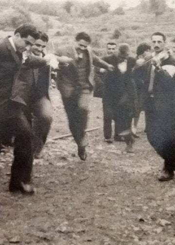 Ποντιακοί χοροί στις εξοχές του Αμυγδαλεώνα (φωτ.: facebook / Πολιτιστικός Σύλλογος Αμυγδαλεώνα)