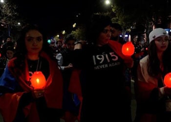 Σιωπηλή πορεία στο Ερεβάν, με επικεφαλής τη νεολαία της Αρμενικής Επαναστατικής Ομοσπονδίας, Πέμπτη 23 Απριλίου 2026 (πηγή: Glomex)