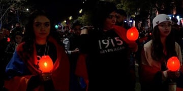 Σιωπηλή πορεία στο Ερεβάν, με επικεφαλής τη νεολαία της Αρμενικής Επαναστατικής Ομοσπονδίας, Πέμπτη 23 Απριλίου 2026 (πηγή: Glomex)