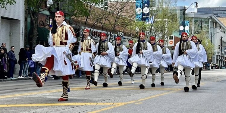 Άγημα της Προεδρικής Φρουράς στο Σικάγο, για την παρέλαση της ομογένειας για τα 205 χρόνια της Επανάστασης. Κυριακή 19 Απριλίου 2026 (φωτ.: Facebook / Elios Photography)