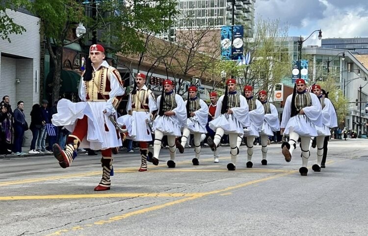Άγημα της Προεδρικής Φρουράς στο Σικάγο, για την παρέλαση της ομογένειας για τα 205 χρόνια της Επανάστασης. Κυριακή 19 Απριλίου 2026 (φωτ.: Facebook / Elios Photography)