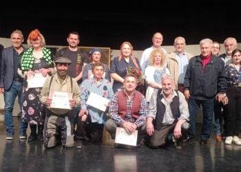 Οι συντελεστές της παράστασης (φωτ.: facebook / ΠΟΕ)