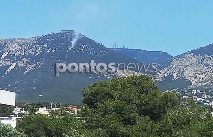 Φωτιά ξέσπασε στην Πάρνηθα, κοντά στο τελεφερίκ. Πέμπτη 30 Απριλίου 2026 (φωτ.: Σοφία Λυσιόβα)