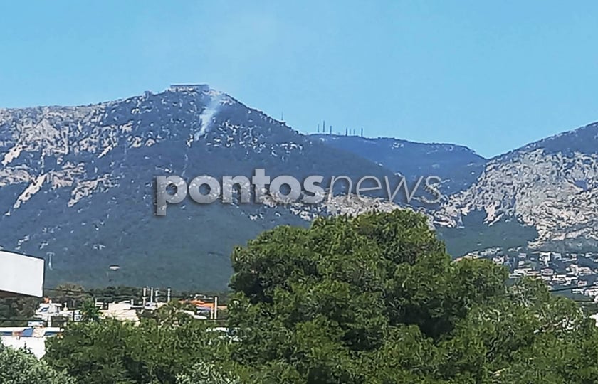 Φωτιά ξέσπασε στην Πάρνηθα, κοντά στο τελεφερίκ. Πέμπτη 30 Απριλίου 2026 (φωτ.: Σοφία Λυσιόβα)