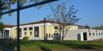 Το Γαιόπολις όπου στεγάζεται το Τριμελές Εφετείο Κακουργημάτων για τη δίκη των Τεμπών (φωτ.: ΑΠΕ-ΜΠΕ / Απόστολος Ντόμαλης)