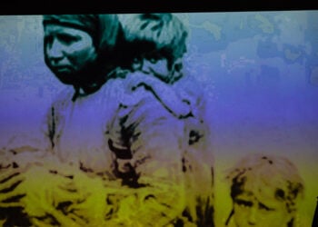 Φωτογραφία που προβλήθηκε στην εκδήλωση που έγινε στο Ωδείο Αθηνών, για τα 111 χρόνια από τη Γενοκτονία των Αρμενίων. Κυριακή 26 Απριλίου 2026 (φωτ.: EUROKINISSI / Γιώργος Κονταρίνης)