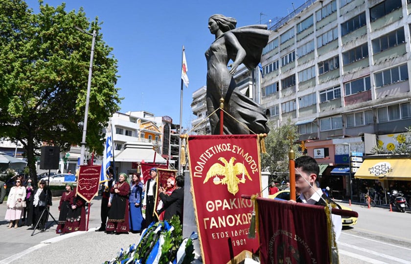 Στο Μνημείο της Πλατείας Ελευθερίας στην Κατερίνη για τη Γενοκτονία του θρακικού ελληνισμού,  Κυριακή 5 Απριλίου 2026 (φωτ.: Δήμος Κατερίνης)