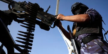 Πολεμιστής των Χούθι στον πόλεμο της Μέσης Ανατολής (φωτ.: EPA / Yahya Arhab)