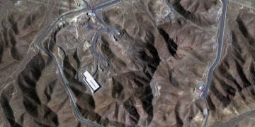 Δορυφορική εικόνα δείχνει γενική άποψη της υπόγειας εγκατάστασης εμπλουτισμού ουρανίου στο Fordo, πριν από τις αμερικανικές αεροπορικές επιδρομές στο Ιράν, 20 Ιουνίου 2025 (φωτ.: EPA / Maxar Technologies)