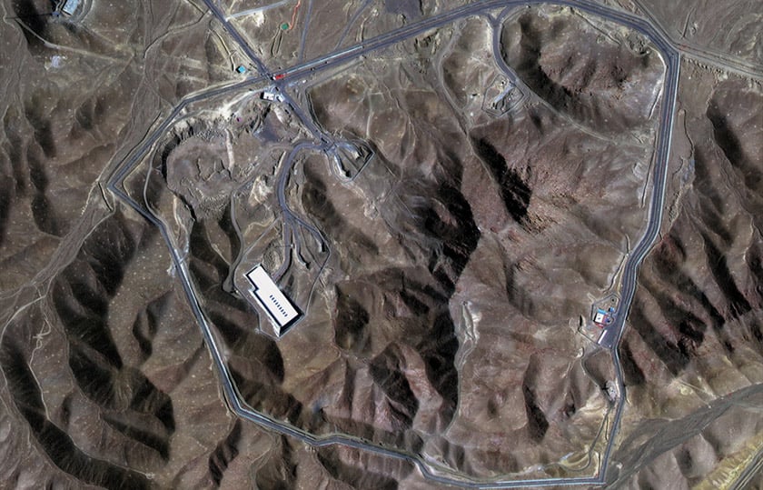 Δορυφορική εικόνα δείχνει γενική άποψη της υπόγειας εγκατάστασης εμπλουτισμού ουρανίου στο Fordo, πριν από τις αμερικανικές αεροπορικές επιδρομές στο Ιράν, 20 Ιουνίου 2025 (φωτ.: EPA / Maxar Technologies)